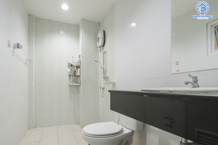 *****ทาวน์เฮ้าส์มือสองย่านนนทบุรี ม.ศิริชัย3 พิบูลย์สงคราม 22 บนเนื้อที่ 18.9 ตร.ว. ฟังก์ชัน 4 ห้องนอน 3 ห้องน้ำ 1 ที่จอดรถ แถมฟรี! 3 เครื่องปรับอากาศ 2 เครื่องทำน้ำอุ่น บ้านหันทิศเหนือ ทำเลดีมาก ใกล้สะพานพระราม5 และรถไฟฟ้าสายสีม่วง "สถานีแยกติวานนท์"